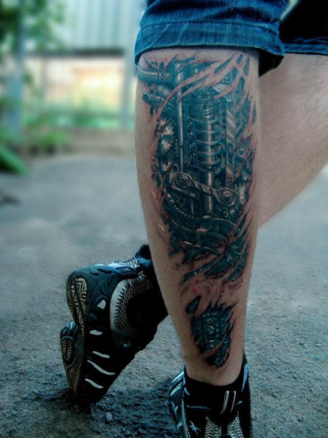 Tatouage du tibia dans le style biomécanique