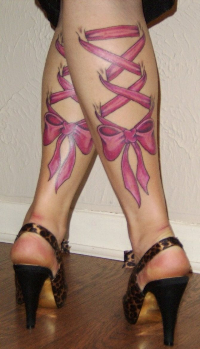 Tatouage sur les tibias