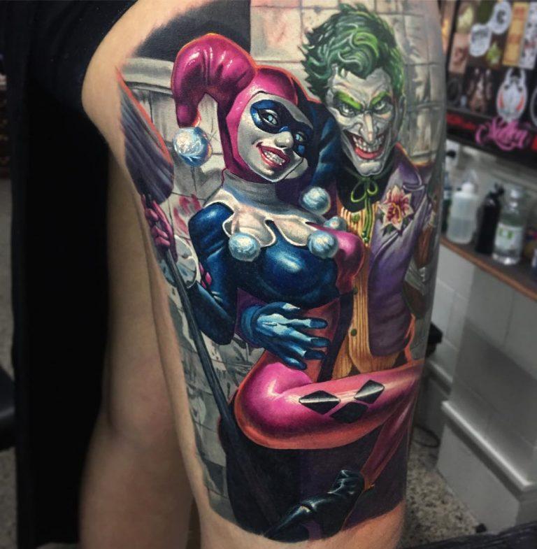 Tatouage sur la jambe