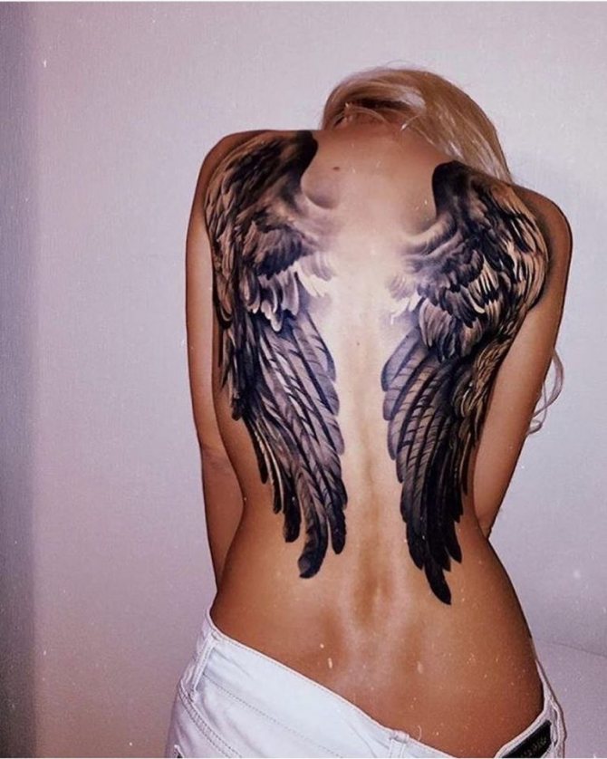 Tatouage dans le dos