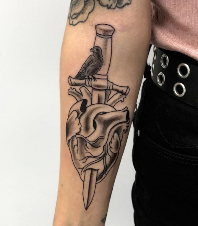 tatouage de couteau