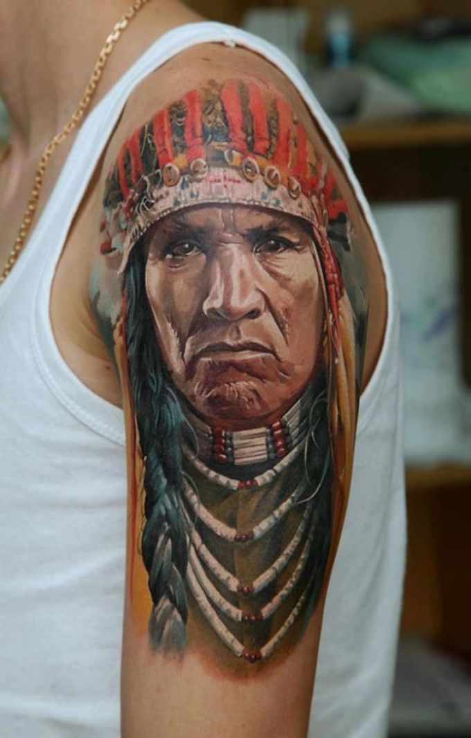 Tatouage d'amulette de visage