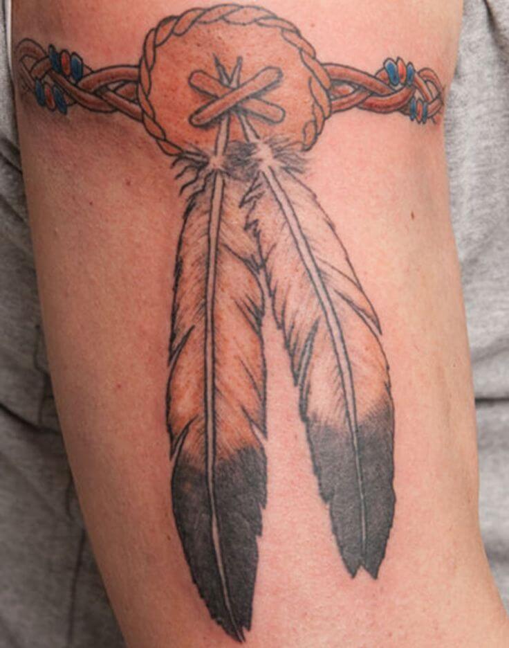 Tatouage de plumes indiennes