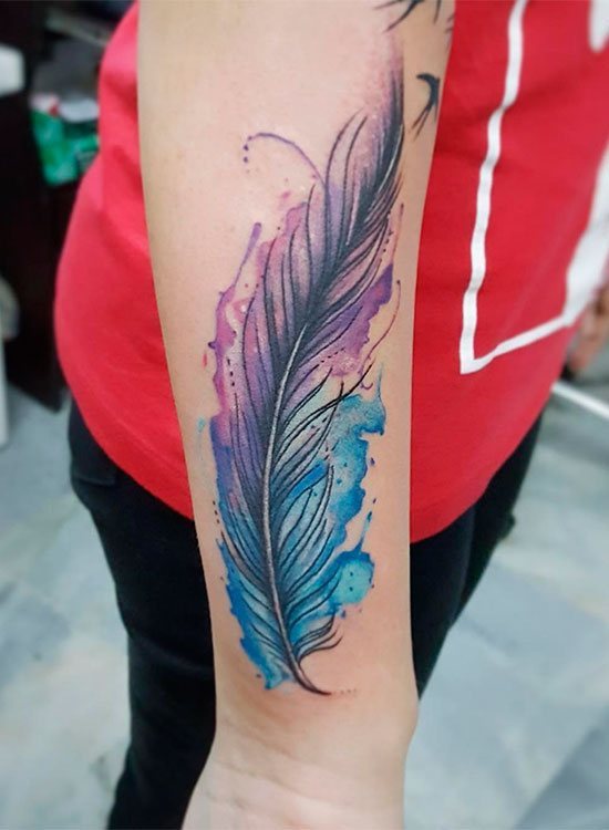 Tatouage d'une plume