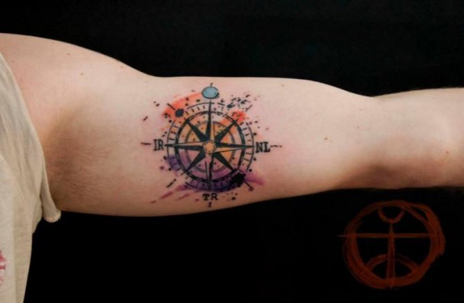 Rose des vents tatouée