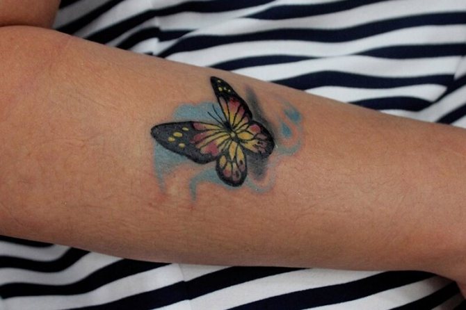 Tatouage de papillon en prison