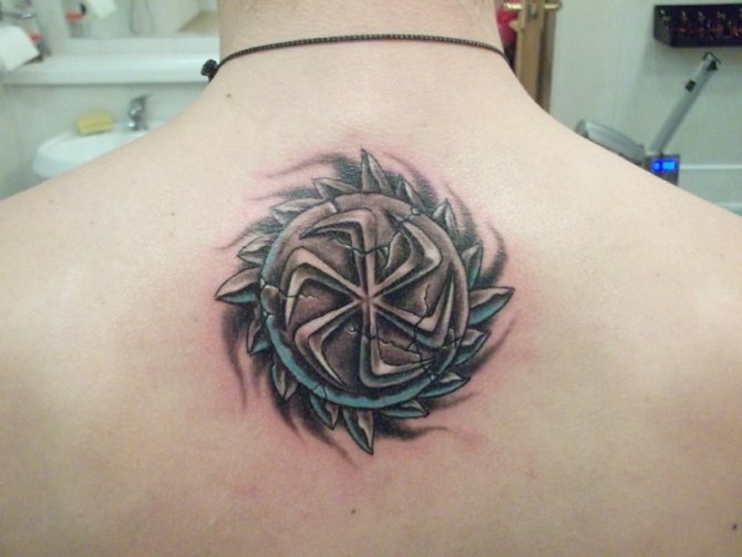 Tatouage boussole slave : signification masculine et féminine, croquis