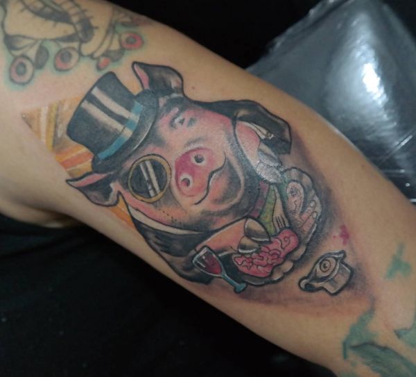 Tatouage de cochon avec chapeau