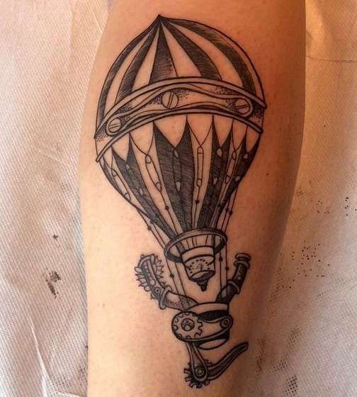 Tatouage punk stylé