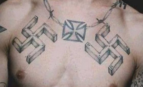 Tatouage de la svastika