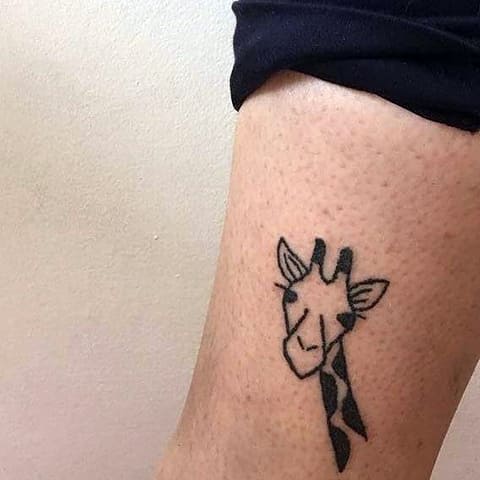 Tatouage d'une girafe