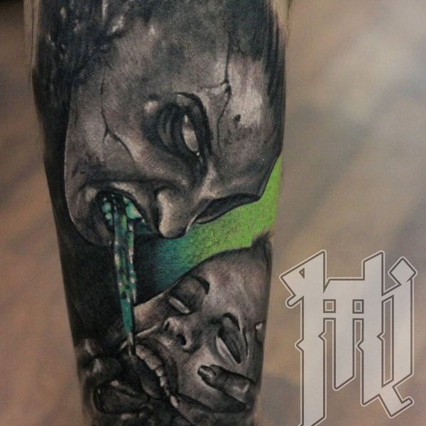 Tatouage maléfique avec son propre sujet