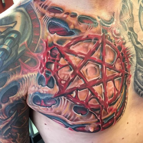 Tatouage maléfique en couleur