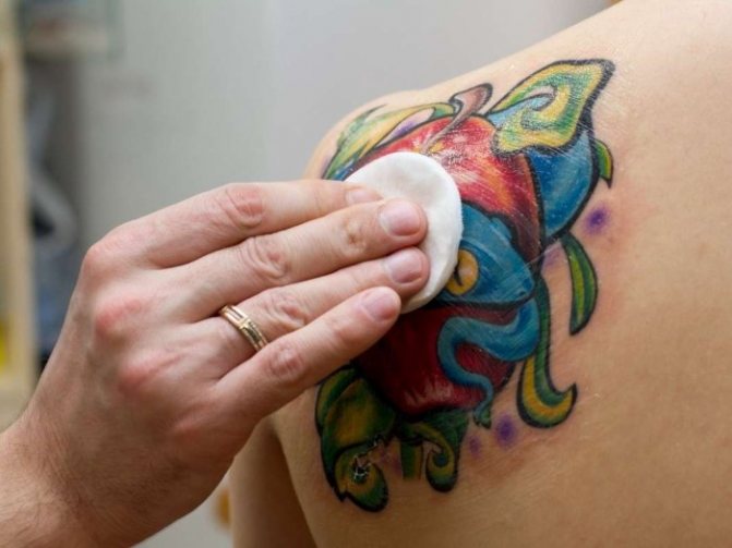 Tatouages pour filles sur le bras et leur signification. Photos, dessins, beaux, petits, inscriptions
