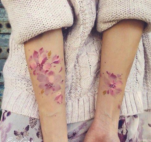 Tatouages pour filles sur le bras et leur signification. Photo, croquis, beau, petit, inscriptions