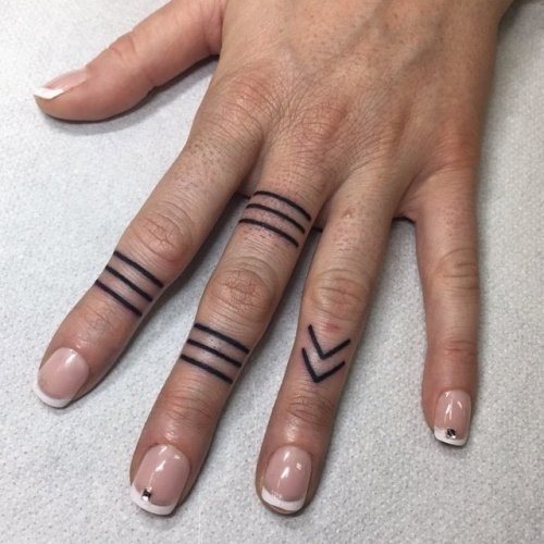 Tatouages pour filles sur le bras et leur signification. Photos, dessins, beaux, petits, inscriptions