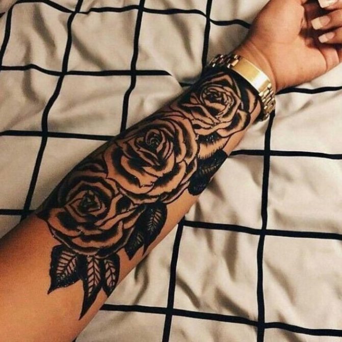Tatouages pour filles sur le bras et leur signification. Photos, dessins, beaux, petits, inscriptions