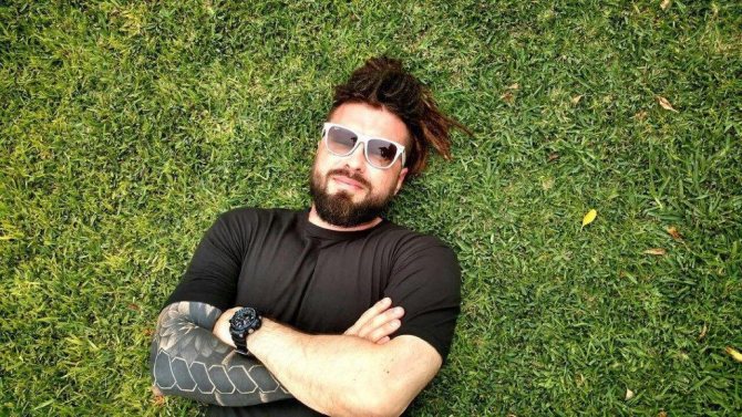 Tatouages de Garik Burito sur le bras