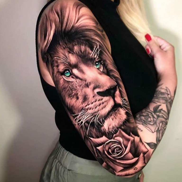 tatouages sur l'épaule