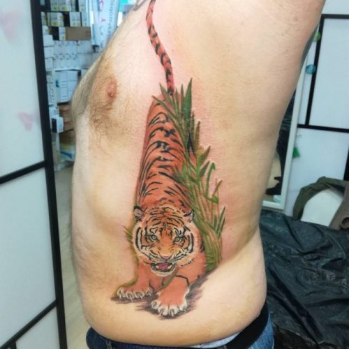 Tatouage de côtes : 55 motifs pour les hommes