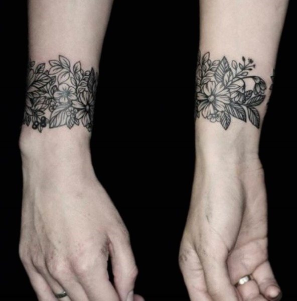 Tatouages sur le bras pour les filles. Croquis, motifs, inscriptions avec traduction, signification. Signification du tatouage