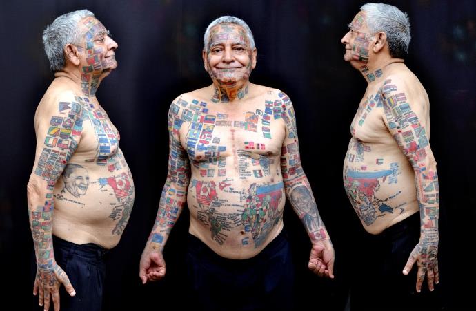 Tatouages sur le vieux corps