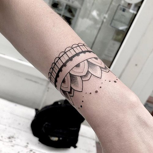 Tatouage sur le poignet signification féminine. Photos pour les filles
