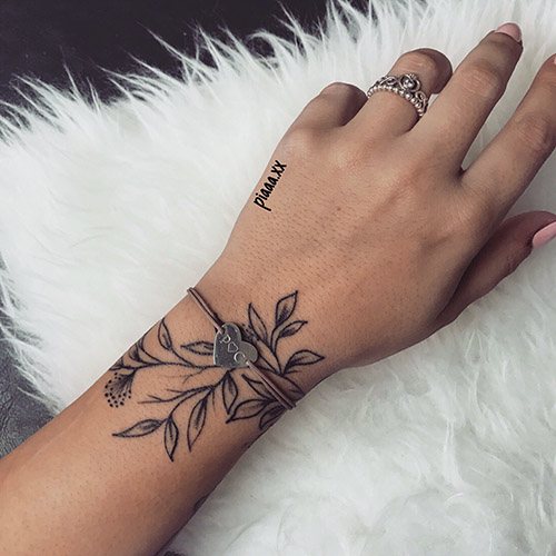 Tatouage sur le poignet signification féminine. Photos pour les filles