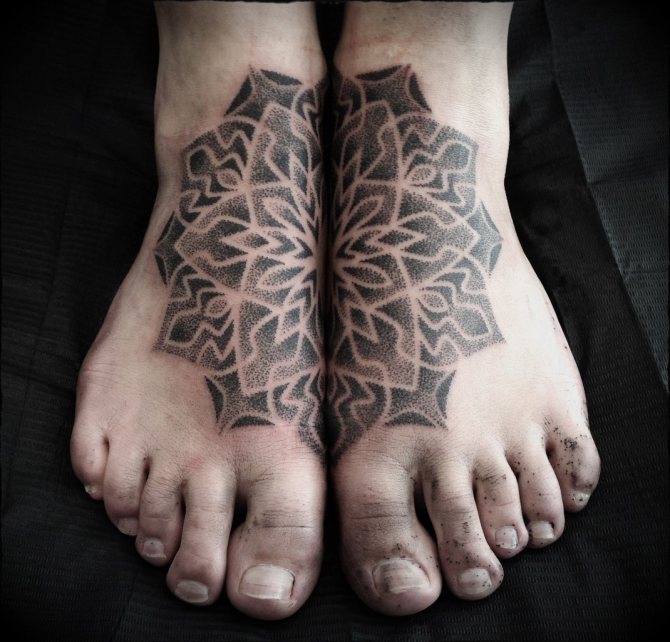 Tatouages sur les pieds des femmes