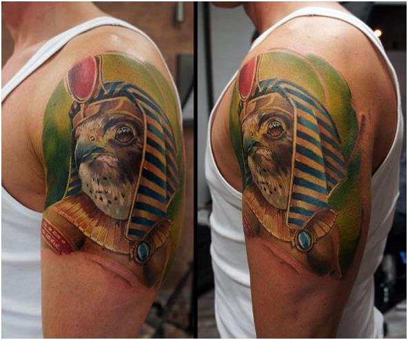 Tatouages basés sur le panthéon de l'Égypte ancienne : idées et signification