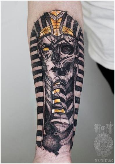 Tatouage basé sur le panthéon de l'Égypte ancienne : idées et significations