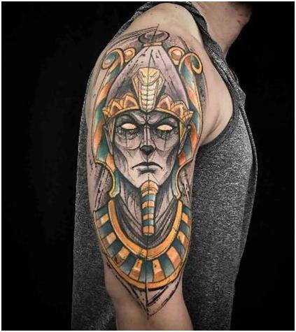 Tatouages basés sur le panthéon de l'Égypte ancienne : idées et signification