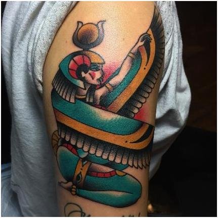 Tatouages basés sur le panthéon de l'Égypte ancienne : idées et signification