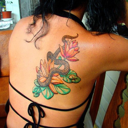 Tatouages avec signification pour les filles - inscriptions avec traduction et leur signification. Photo