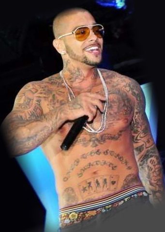 Tatouages de Timati sur le ventre