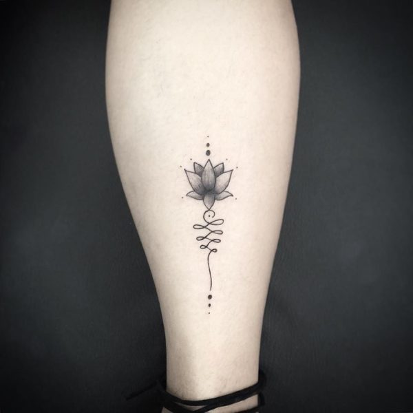 Tatouage UNALOME : Signification, photo et croquis pour les femmes