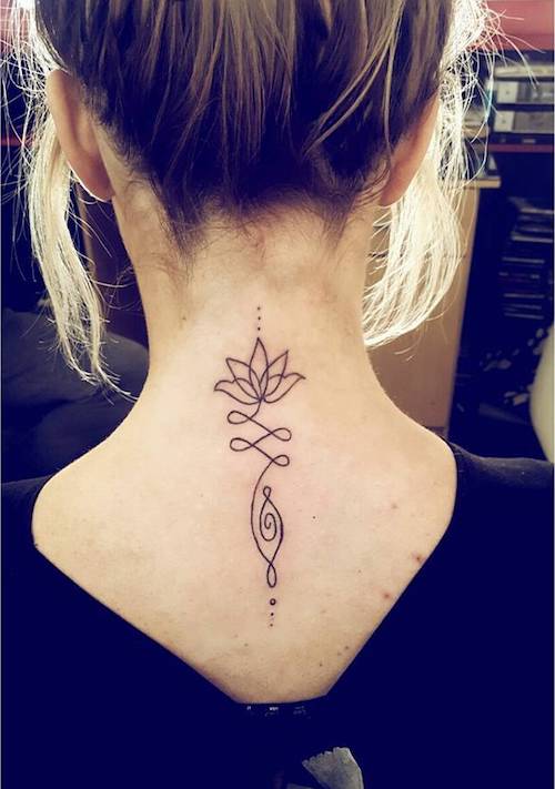 Tatouage UNALOME : signification, photo et motifs pour les femmes