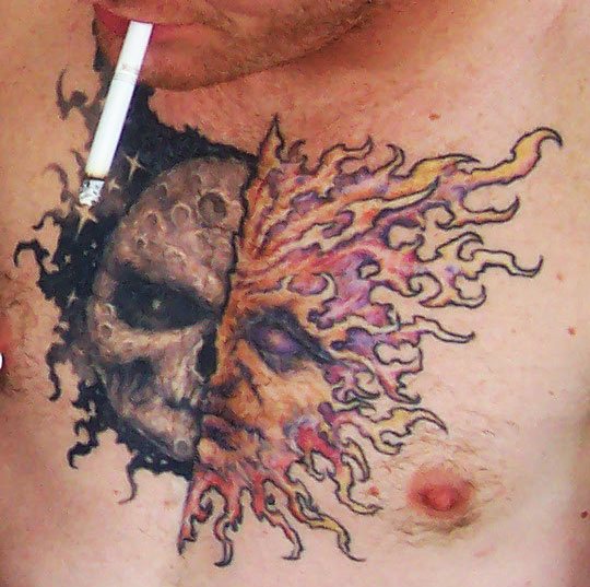 Tatouages du chanteur de Slipknot : Soleil et Lune