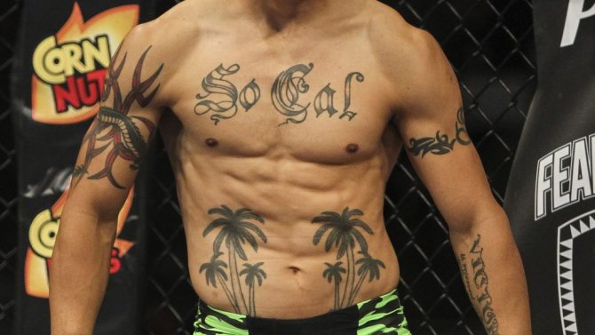 Torse de Kaba Swanson avec tatouage