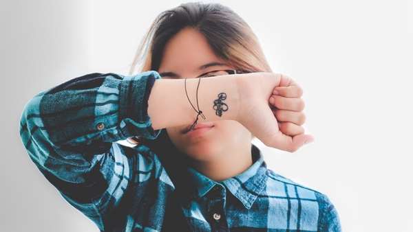 Les adolescents ont un faible seuil de douleur, ils ne peuvent donc pas tolérer une séance.