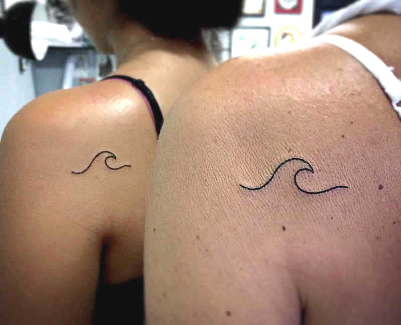 Tatouage de la vague