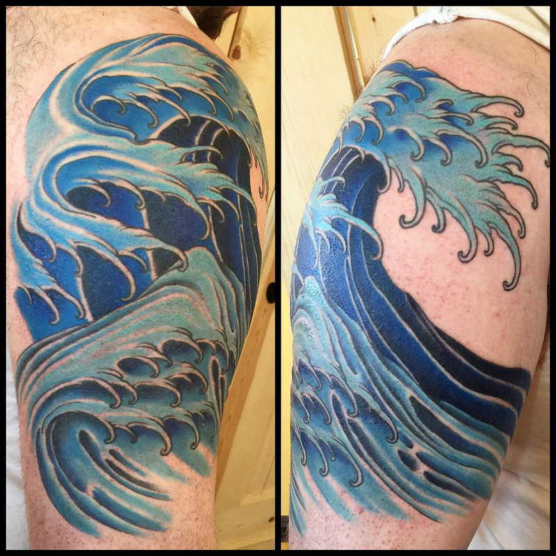 Tatouage sur l'épaule