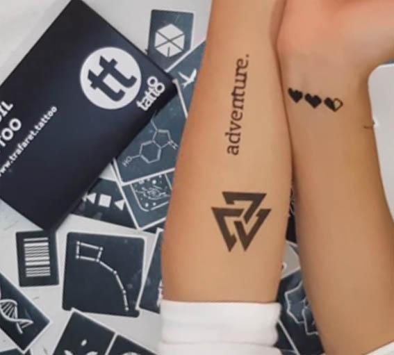 tatouage temporaire avec pochoir