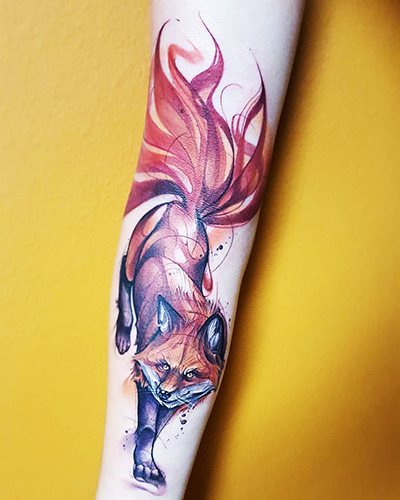 Tatouage de masque de renard japonais Kitsune. Signification, croquis, photo