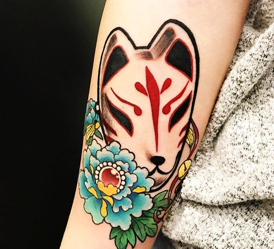 Tatouage de masque de renard japonais Kitsune. Signification, croquis, photo