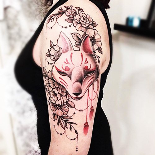 Tatouage de masque de renard japonais Kitsune. Signification, croquis, photo