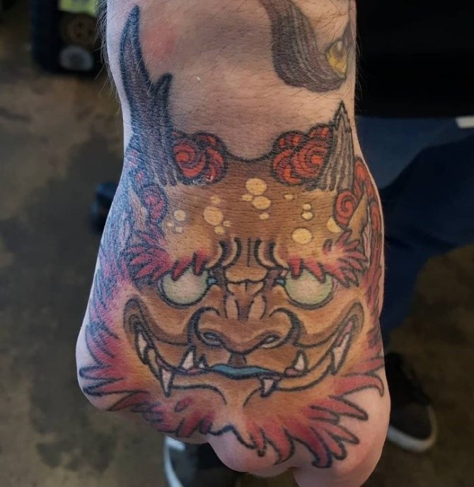 Masques de démons japonais : tatouage pour filles et garçons