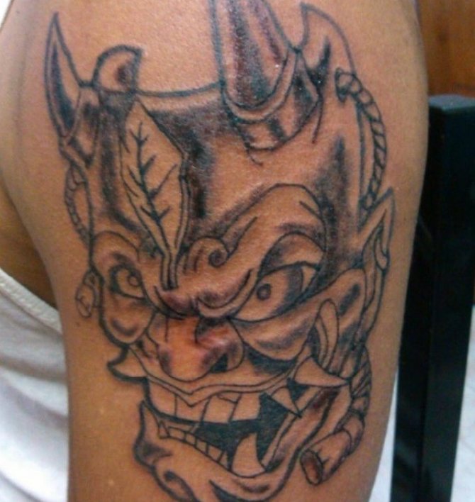 Masques de démons japonais : tatouage pour filles et garçons