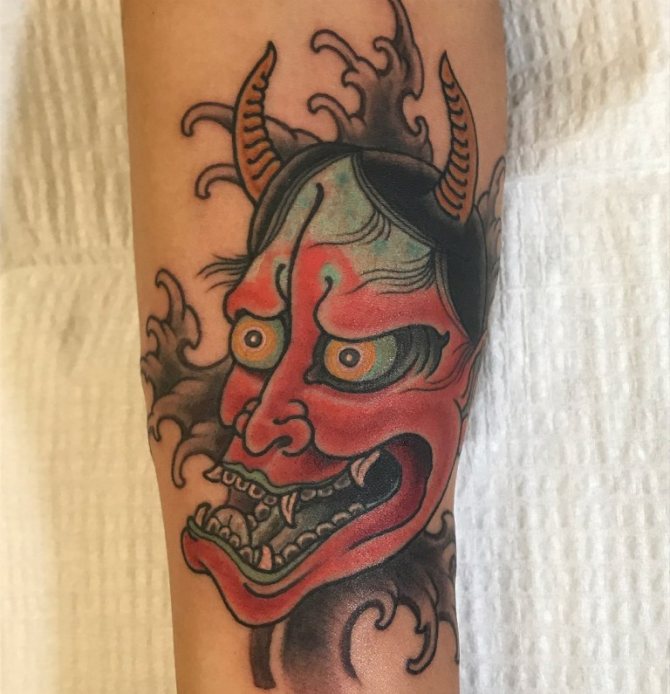 Masques de démons japonais