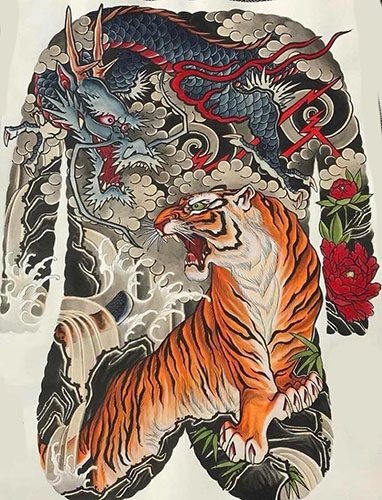 Dragon japonais. Croquis de tatouage simple en couleur, photo, signification